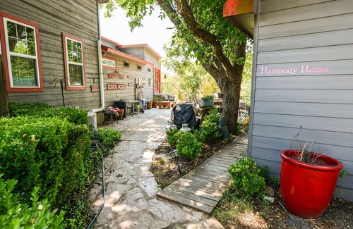 Bastrop Apartamento | Harmony House en el hermoso río Colorado ... Retiro de caminata al agua Zen