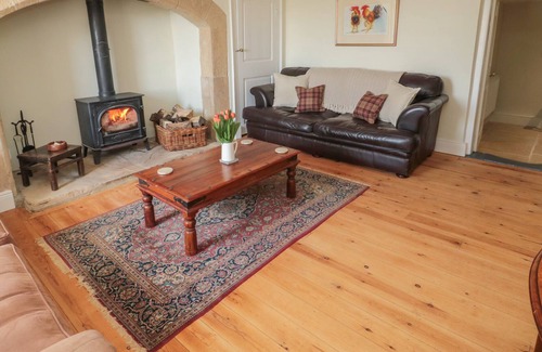 Hallington Cabaña | HARNHAM HALL COTTAGE, family friendly, with open fire in Ponteland