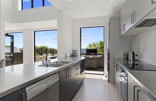 Langs Beach Cabaña | Harnifin - Langs Beach Holiday Home