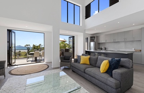 Langs Beach Cabaña | Harnifin - Langs Beach Holiday Home