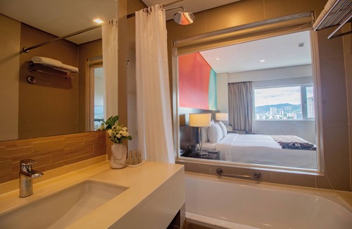 Cebu Hotel | Harolds Hotel CEBU