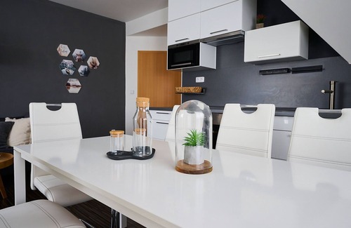 Harrachov Apartamento | Apartamento 566 by Interhome