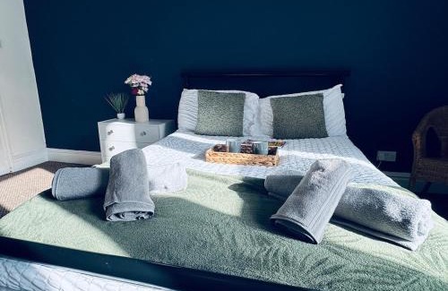 Stainburn Casa | Harrington House - 6 Bedrooms - Sleeps 15