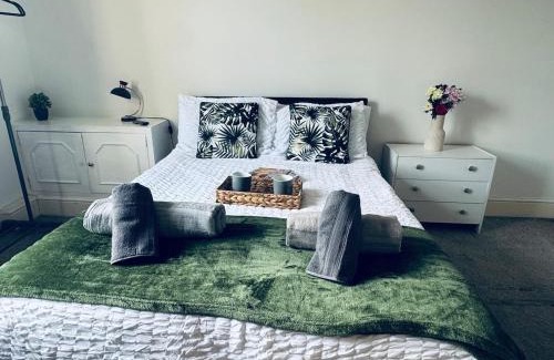 Stainburn Casa | Harrington House - 6 Bedrooms - Sleeps 15