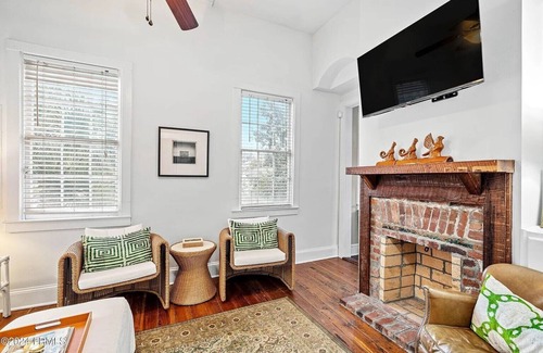 Northwest Quadrant Casa | Harrington House- Short Walk to Downtown