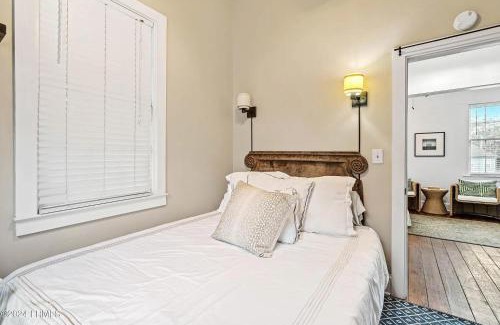 Northwest Quadrant Casa | Harrington House- Short Walk to Downtown