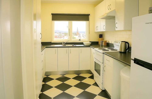 Hobart Central Business District Casa | "Harrington St Apartment"- City Location, Parking.