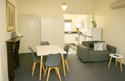 Hobart Central Business District Casa | "Harrington St Apartment"- City Location, Parking.