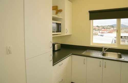 Hobart Central Business District Casa | "Harrington St Apartment"- City Location, Parking.