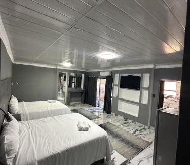 Mahikeng Casa | Harry's Luxury Guest House