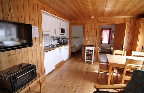 Jarvso Casa | Harsa B&B, Stugby & Vandrarhem