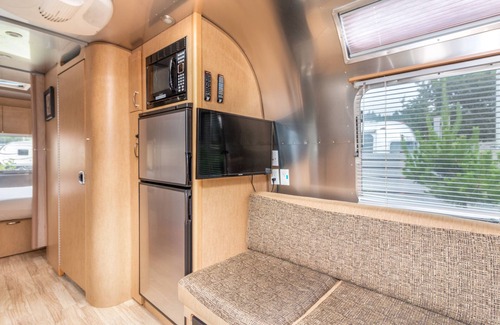 Pacific City Cabina | Hart's Camp Airstream Hotel & RV Park