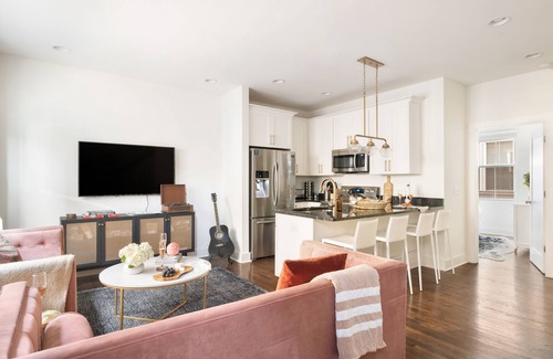 Chestnut Hill Apartamento | Hart Suite 12 by AvantStay | Gorgeous Town House w/ Modern Amenities!