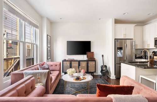 Chestnut Hill Apartamento | Hart Suite 12 by AvantStay | Gorgeous Town House w/ Modern Amenities!