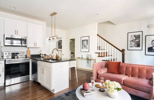Chestnut Hill Apartamento | Hart Suite 12 by AvantStay | Gorgeous Town House w/ Modern Amenities!
