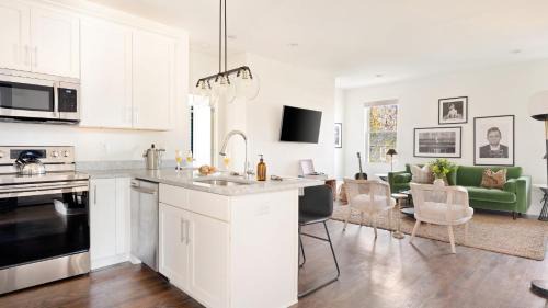 Chestnut Hill Casa | Hart Suite Buyout 4 by AvantStay Two Town House Buyout w Modern Amenities in Nashville