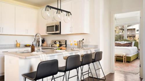 Chestnut Hill Casa | Hart Suite Buyout 4 by AvantStay Two Town House Buyout w Modern Amenities in Nashville