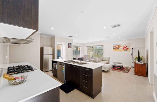 Clyde Casa | Hartleigh Estate - Sophisticated Family Living