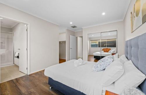 Clyde Casa | Hartleigh Estate - Sophisticated Family Living