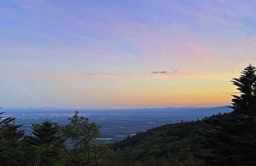 Nasu Casa | HARUNA SKY Panoramic view of Nasu,private space surrounded by fir trees,relaxing stone bath,watching movies on a 120inch big screen