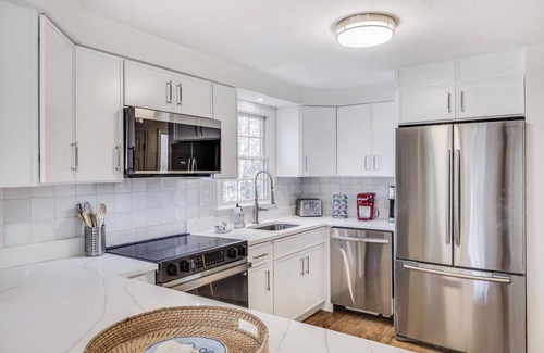 Northwest Harwich Casa | Harwich Getaway, Harwich Getaway with Hot Tub