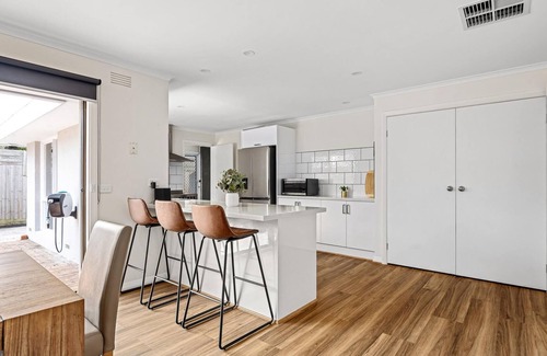 Hastings Casa | Hastings by the Bay - Renovated, spacious house, close to beach