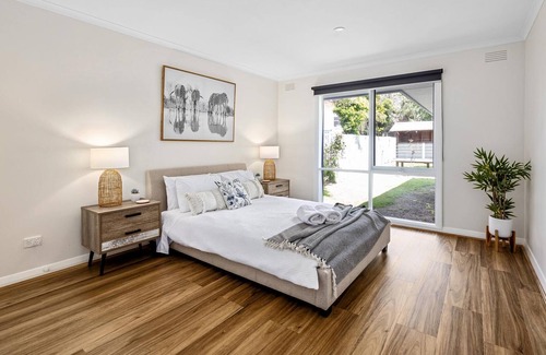 Hastings Casa | Hastings by the Bay - Renovated, spacious house, close to beach