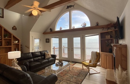 Brigands' Bay Casa | Hatteras Island Getaway on the Sound front