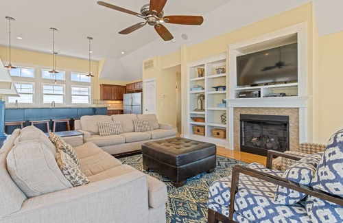 Buxton Casa | Hatteras Retreat Oceanfront Home + Pets Stay Free