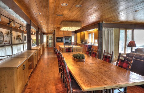 Dandridge Casa | Hatties Lake Retreat: Beautiful Lakeside Retreat in Dandridge Tennessee.
