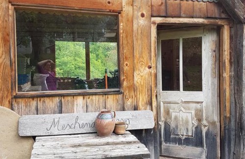 Bunesti Casa | Haus am Eck