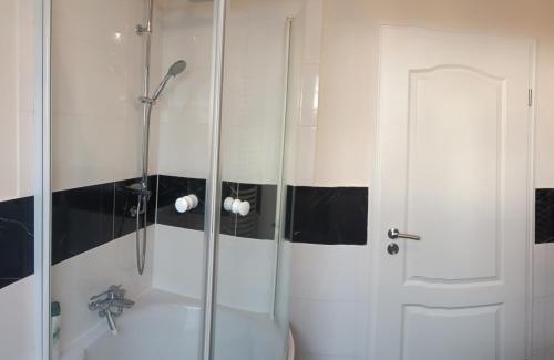 Oberdorla Apartamento | Haus am See