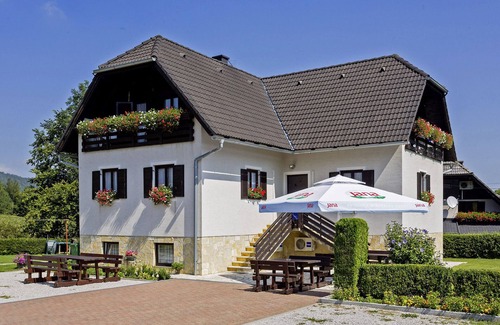 Korana Apartamento | Haus Anna in Rastovača - Plitvicer Seen / Haus Anna in Rastovača - Dreibettzimmer