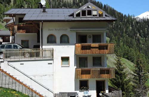 Ravaisch Apartamento | Haus Bergkristall