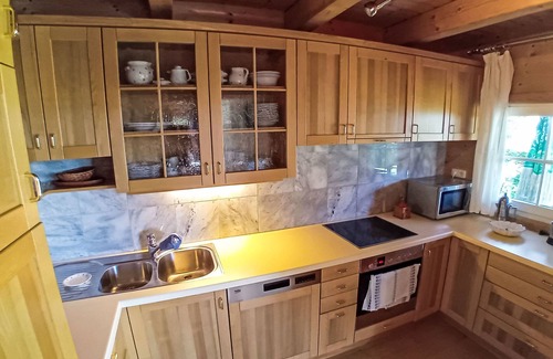 Landskron Casa | Haus direkt am Ossiacher See by Interhome