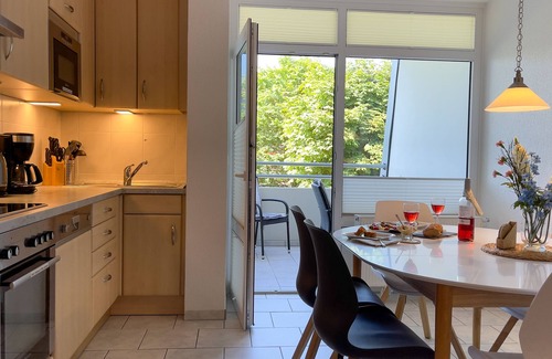 Duhnen Apartamento | Haus Dortmund FeWo 1 - Cozy vacation apartment in Cuxhaven with balcony and garden