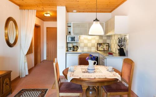 Krumpendorf am Woerther See Apartamento | Haus Elisabeth, Appartements