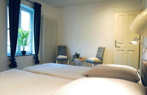Stadtmitte Apartamento | Haus im Grünen für 6 Personen-3 Schlafzimmer- 3 Bädern -Waschmaschine-große Terrasse- vollausgestattete Küche
