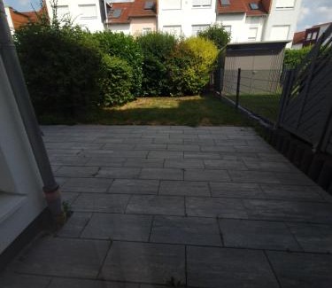 Bad Vilbel Casa | Haus in Bad Vilbel Messe Festhalle Hund