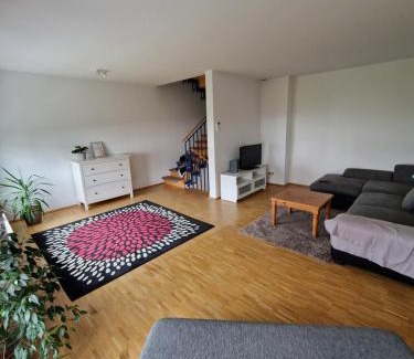 Bad Vilbel Casa | Haus in Bad Vilbel Messe Festhalle Hund