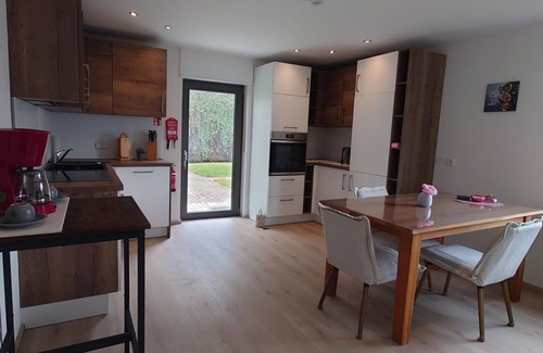 Bruchweiler-Baerenbach Casa | Haus Keschdekobel - vacation home, shower and bath, WC, 3 bedrooms