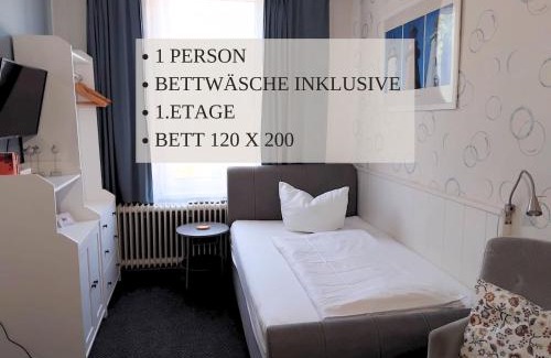 Wremen Apartamento | Haus Krabbe Apartments, zentral gelegen zwischen Bremerhaven und Cuxhaven, Hunde kostenfrei willkommen, hauseigene kostenfreie Parkplätze, Unterstellmöglichkeit für Fahrräder und E-Bikes