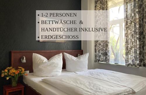 Wremen Apartamento | Haus Krabbe Zimmer ohne Küche, zentral gelegen zwischen Cuxhaven und Bremerhaven, Unterstellmöglichkeit für Fahrräder und E-Bikes, hauseigener Parkplatz, Hunde kostenfrei willkommen