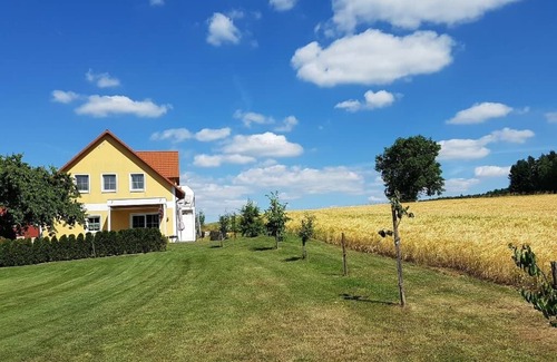 Neunburg vorm Wald Apartamento | Haus Maria mit Zwei Schlafzimmern und Terrasse