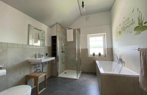 Frielendorf Apartamento | Haus Mariechen 5-Sterne-DTV-Ferienwohnung in der Nähe zum Silbersee mit Balkon & Sauna