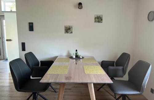 Frielendorf Apartamento | Haus Mariechen 5-Sterne-DTV-Ferienwohnung in der Nähe zum Silbersee mit Balkon & Sauna