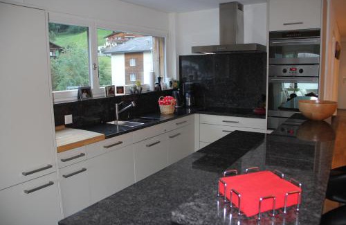 Klosters Dorf Apartamento | Haus Rufinis
