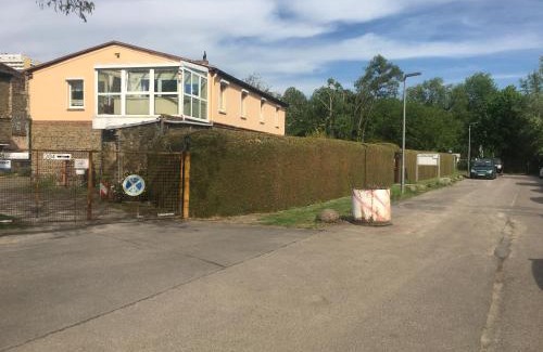 Marzahn Apartamento | Haus Springpfuhl mit Wintergarten