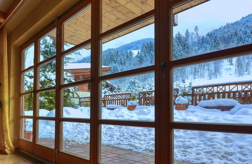 Zell am See Chalet De Esquí | Villa Thumersbach villa espaciosa con gran terraza y sauna, a 150 m del autob�s de esquí