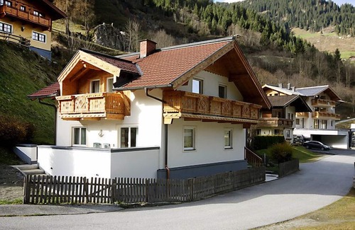 Grossarl Apartamento | Haus Toferer by Interhome